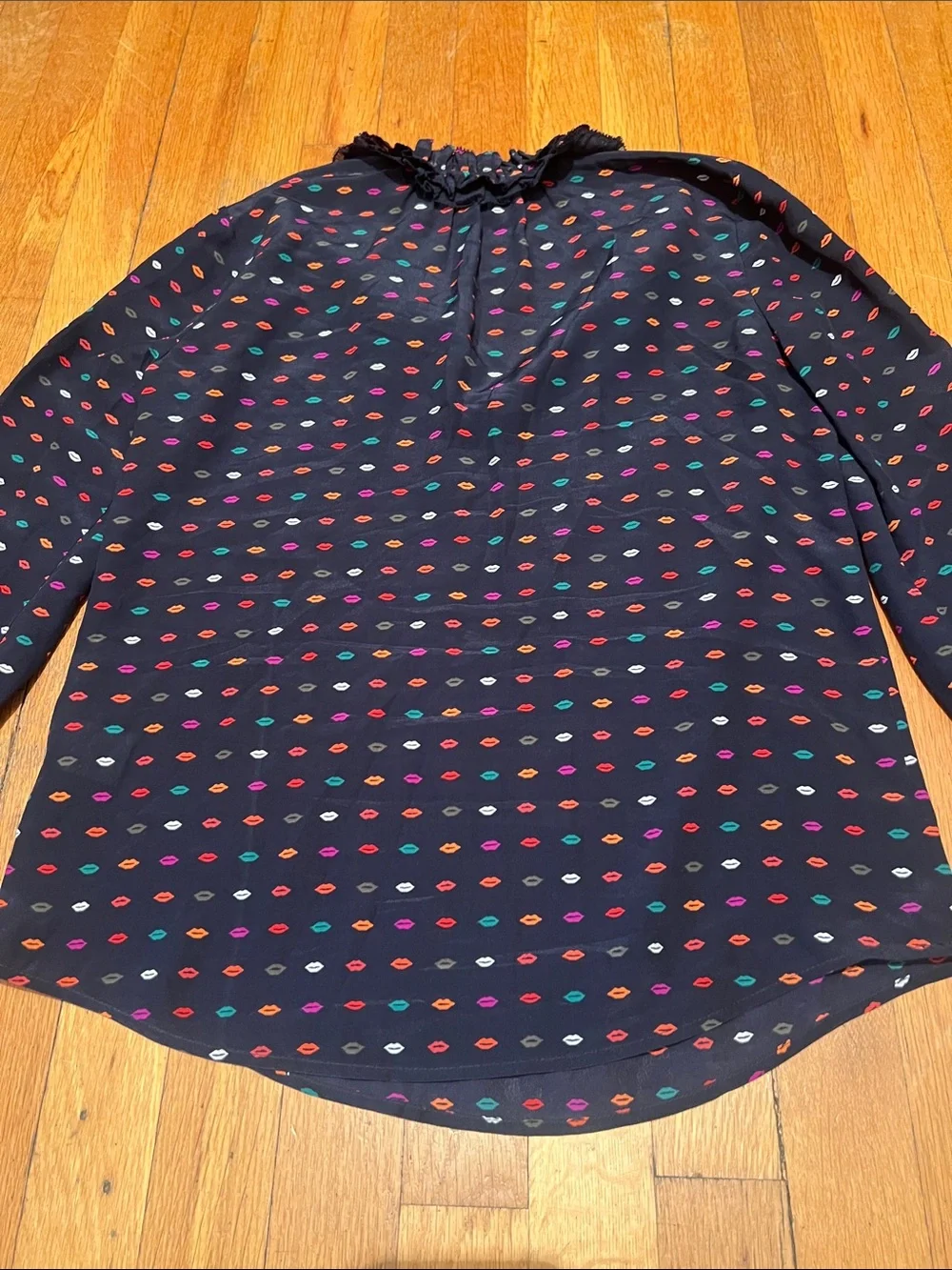 J Crew 100% Silk Ruffle Neck Blouse in Kissy Lips Print, Women’s size 0